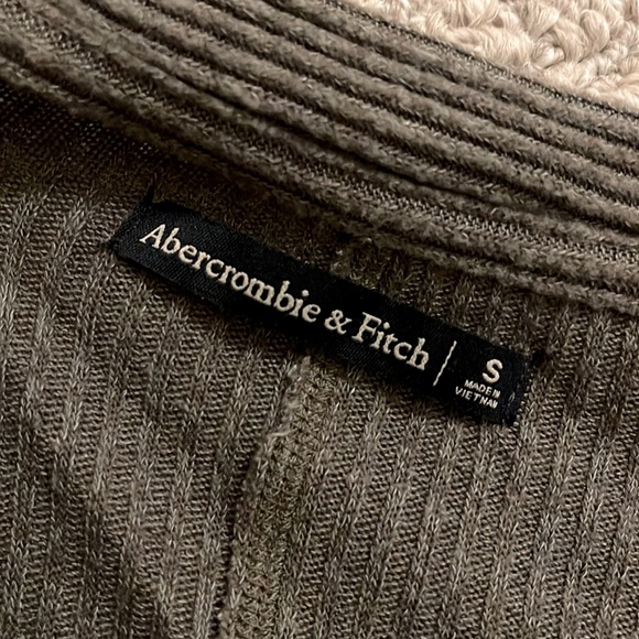 Abercrombie Sweater - Picture 3 of 4